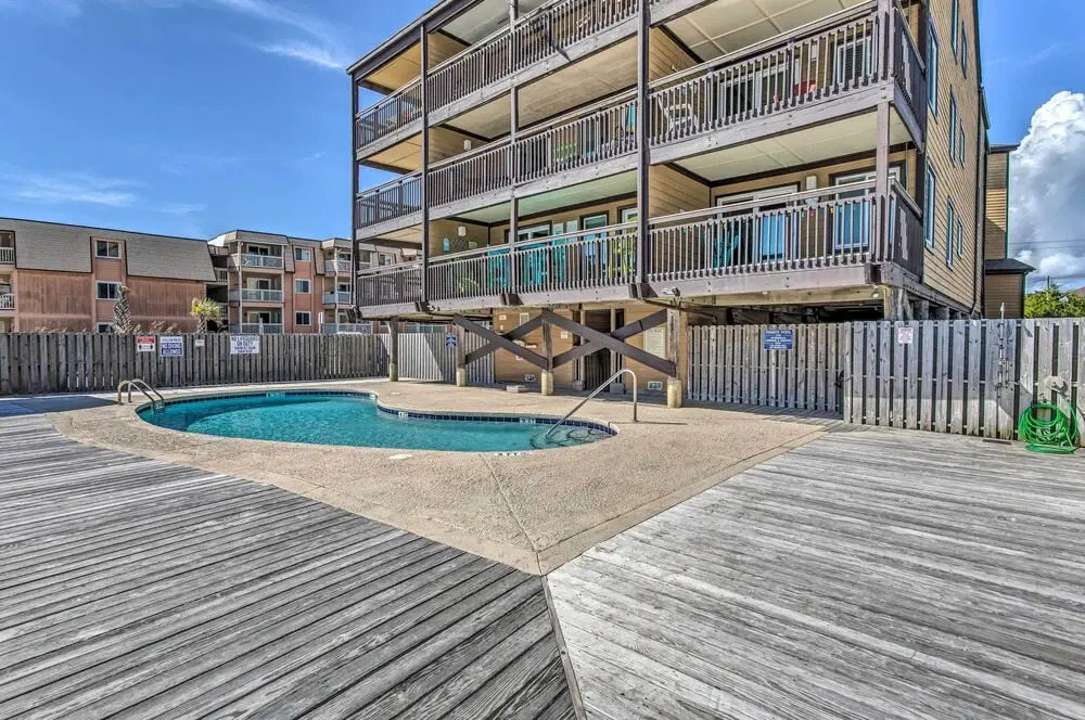 Beach Lovers' Haven: Oceanfront Condo w/ Pool!