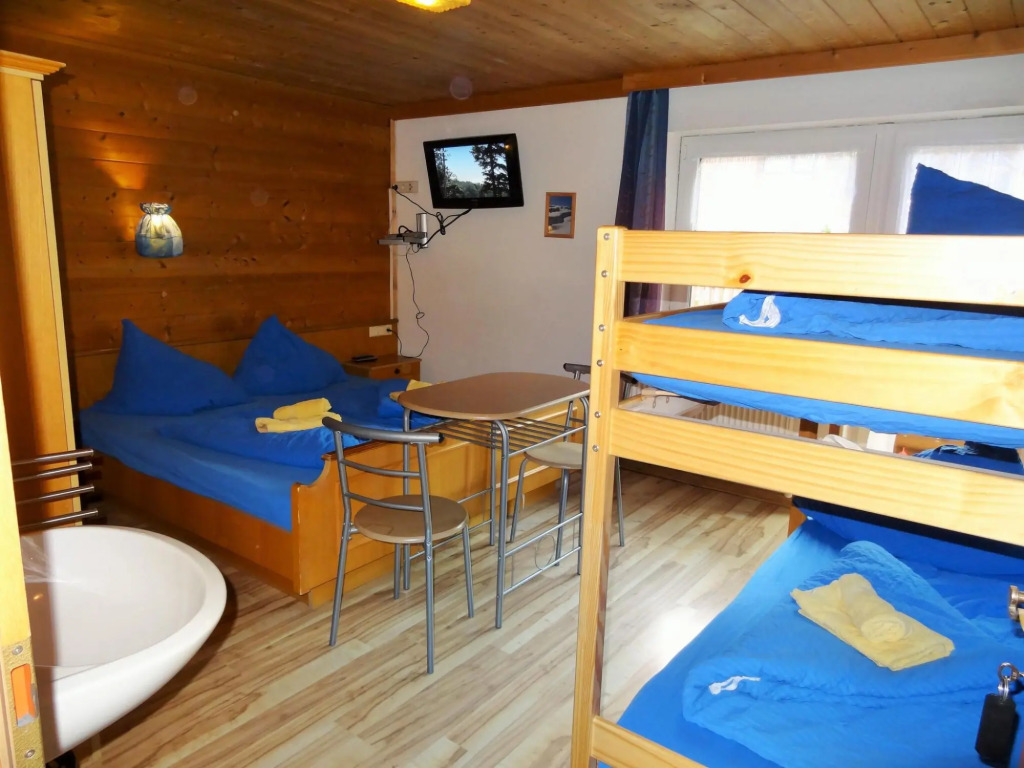 Large Holiday Home With Garden and Balcony in Otztal
