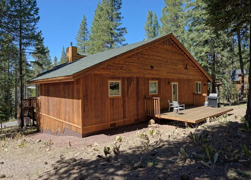 Chic 3BR in Truckee Tahoe Donner Access by RedAwning
