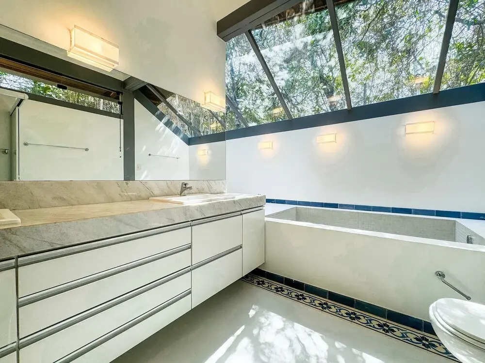 Casa térrea com piscina e cozinha de cinema | Granja Viana