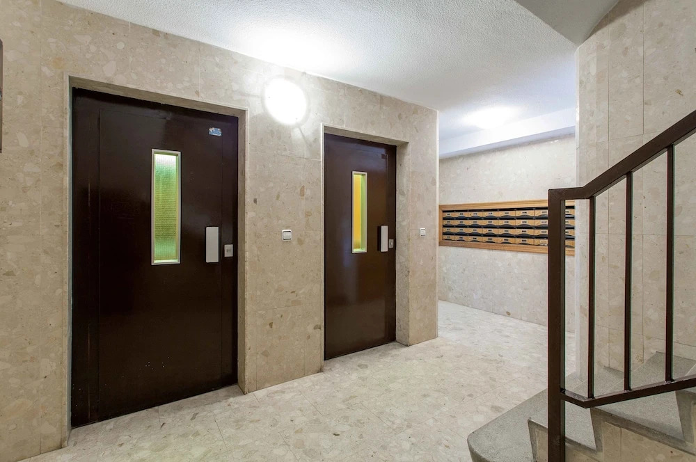 Valencia Flat Rental - Malvarrosa Beach Cavite