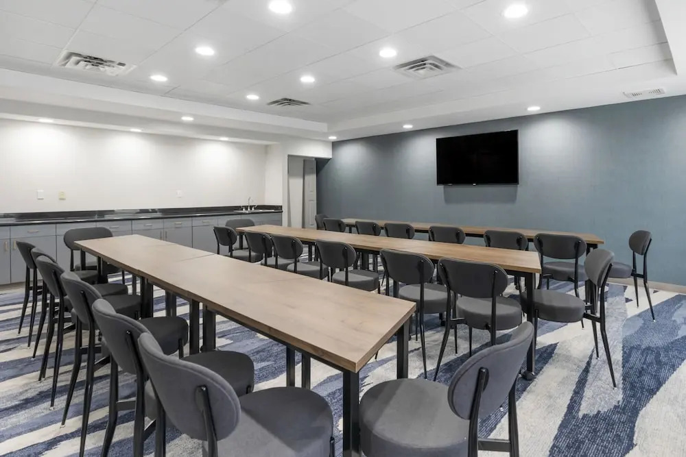 Country Inn & Suites by Radisson, Hampton, VA