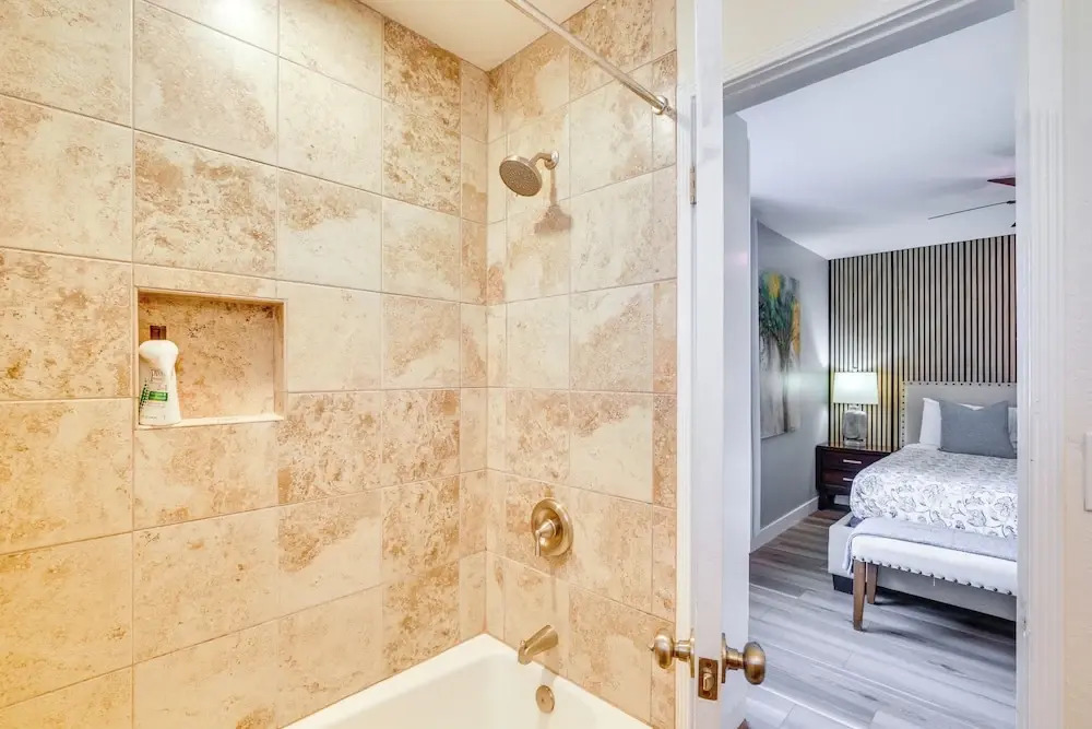 Modern Duplex Near Gaylord Resort & Bayfront!