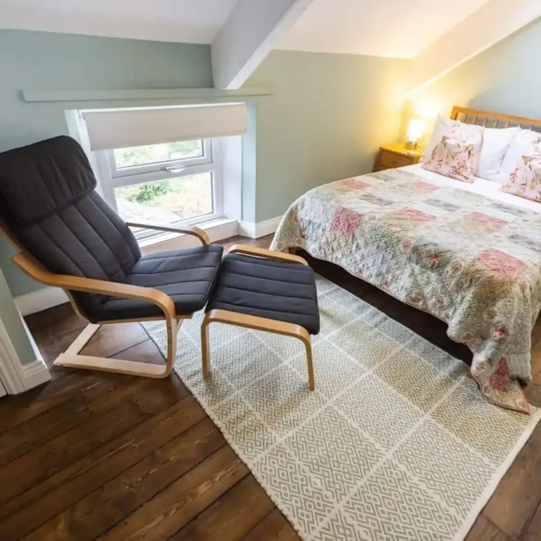 Host Stay Old Reading Room