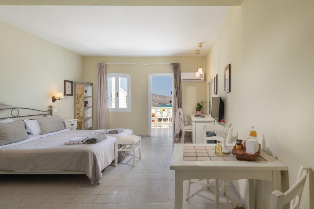 Adrakos Apartments