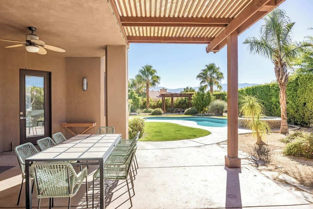 Desert Dreamhouse 4BR Pool Spa
