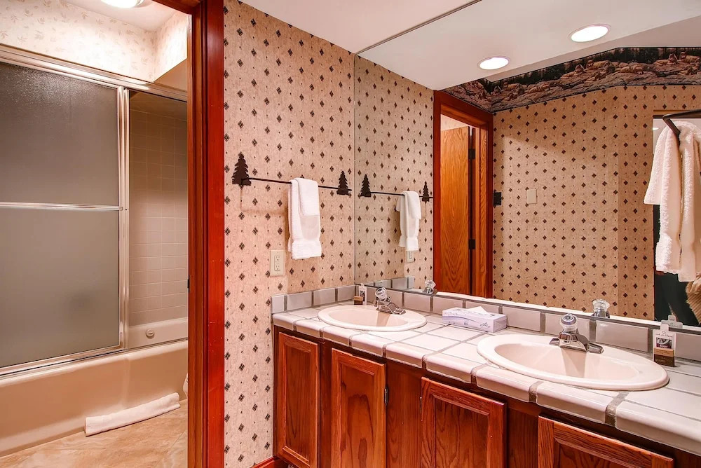 Silver Cliff Village 103 by Park City Lodging