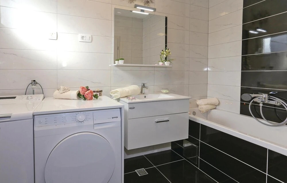 Luxurious Home In Kucine