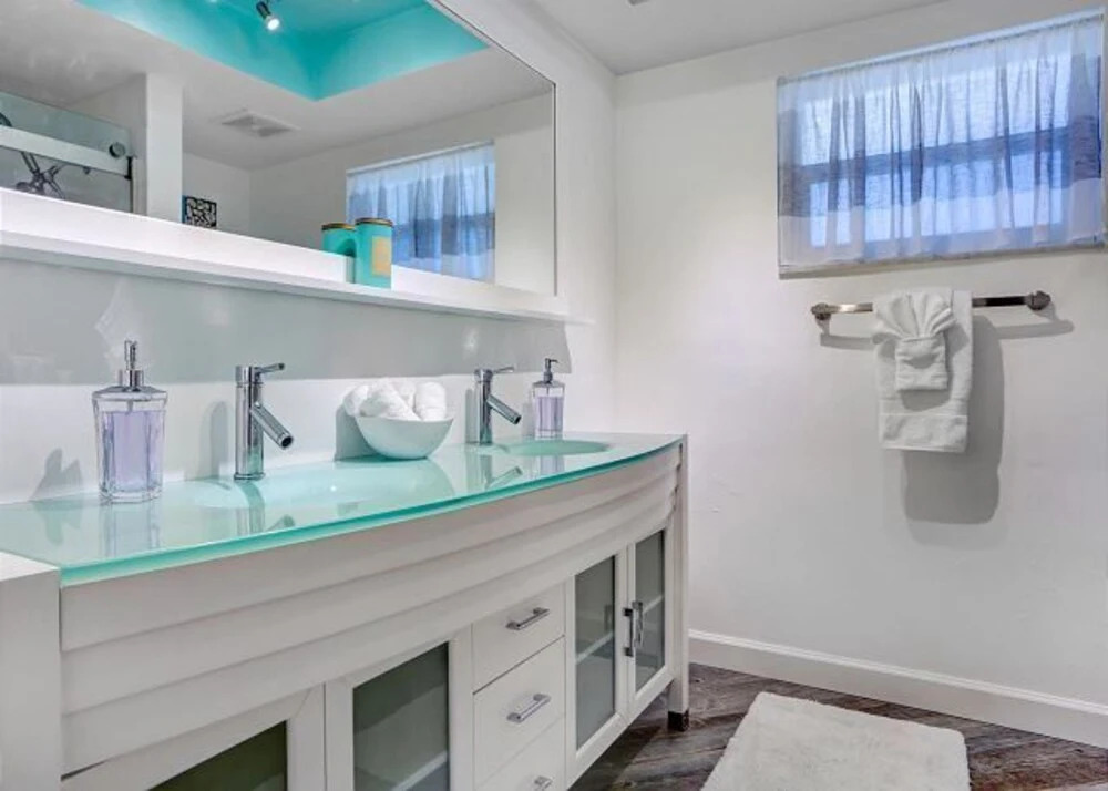 Bimini Breeze - True Waterside Living