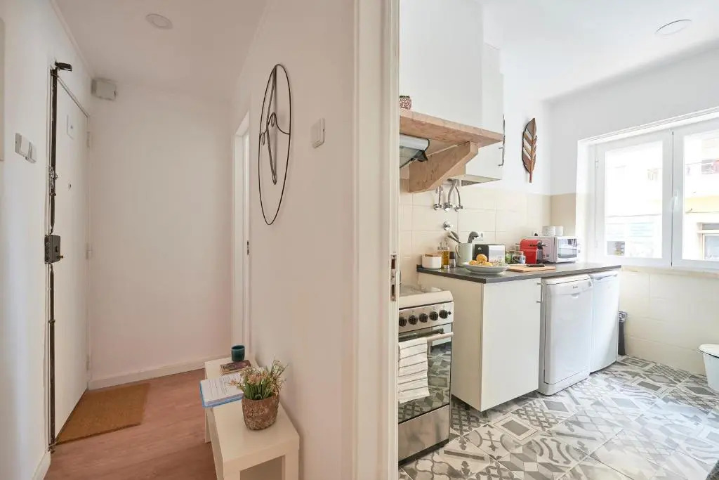 Belém Light Filled Apartment, By TimeCooler