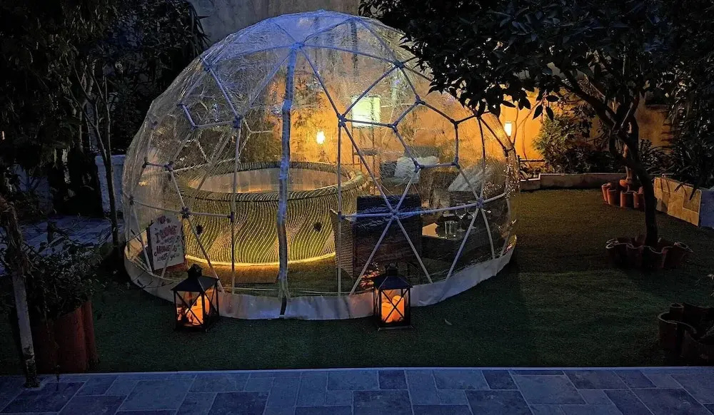 Relax in Elliniko Hidden Gem-vintage Bungalow With Garden and Hot Tub in an Iglo