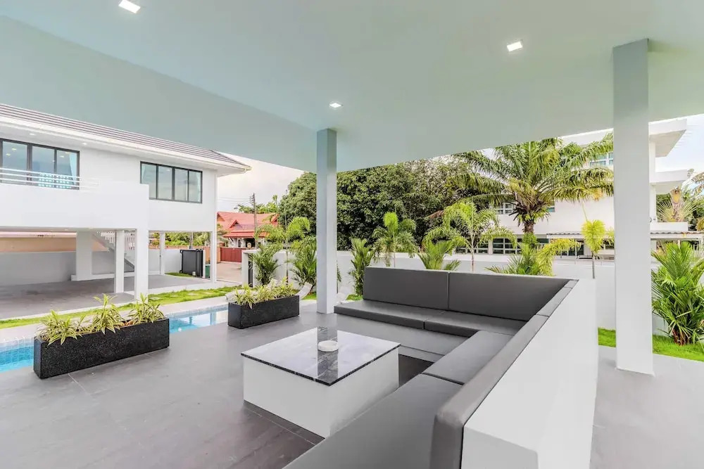 2 Villas 2 Kitchens  Huge Pool V258