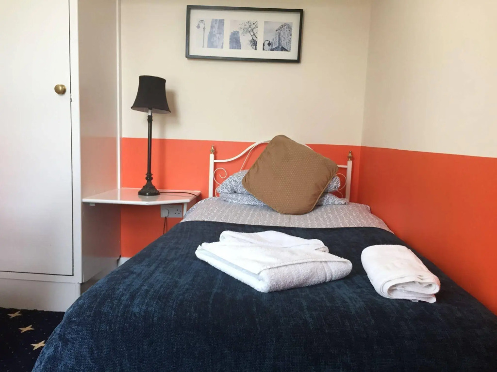 Welbeck Hotel - Close to Beach, Train Station & Southend Airport