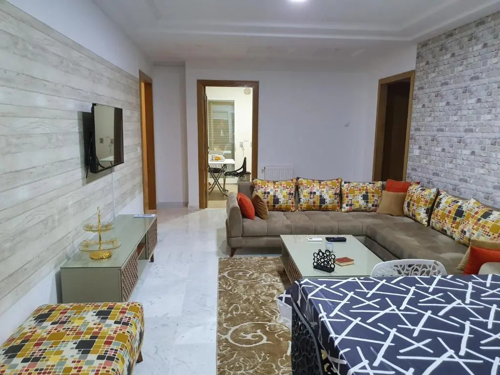 Luxury and Splendid 2 Bedrooms Apartment in Jardin De Carthage Tunis