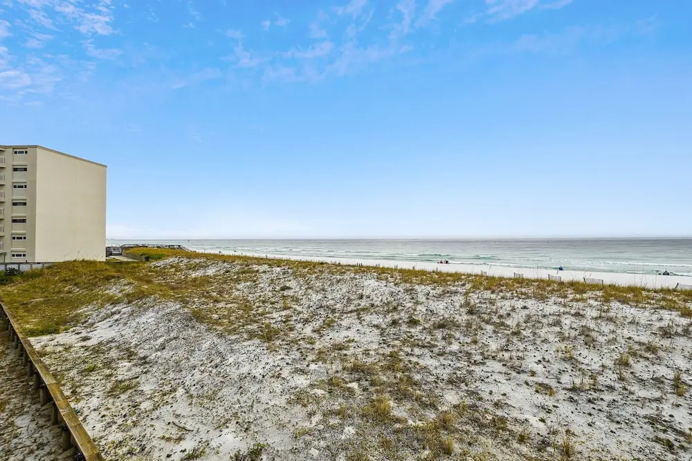 Inlet Reef 102 2 Bedroom Condo by RedAwning