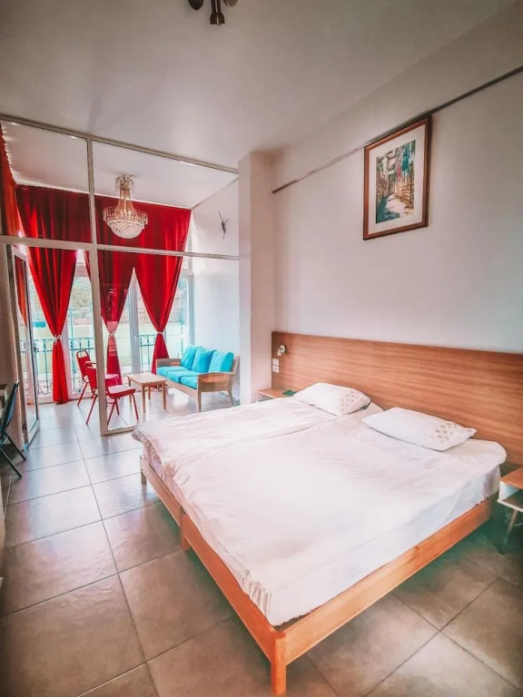 Damask Rose, Lebanese Guest House