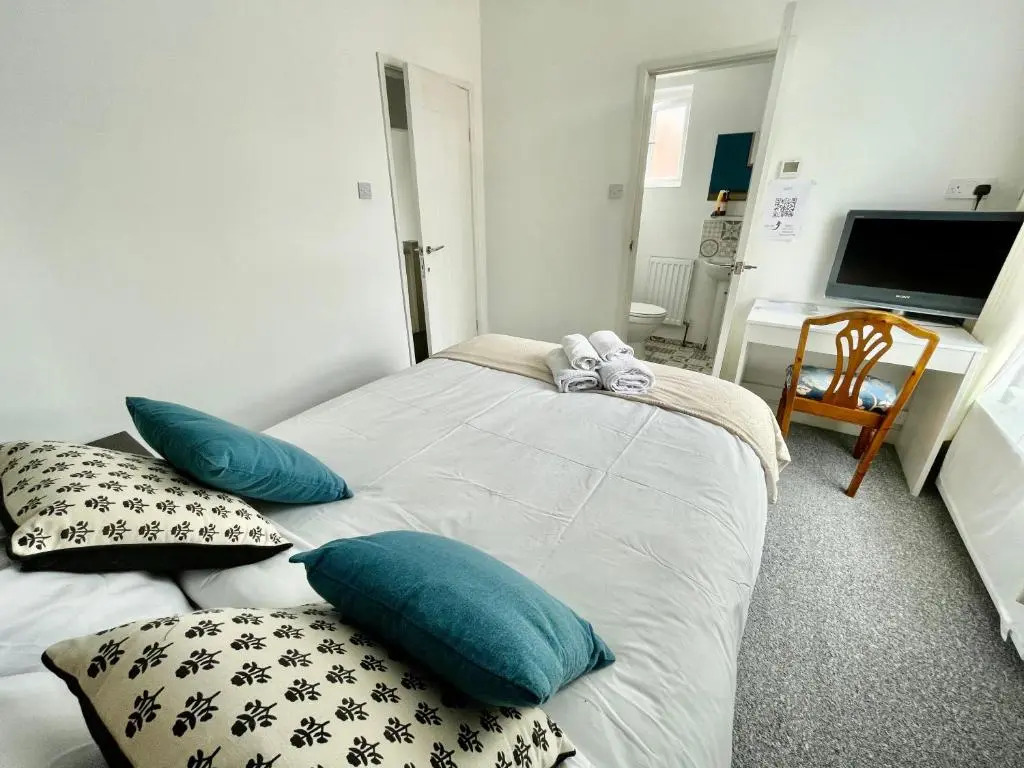 The Corner House - Modern Chesterfield Town Centre Apartments