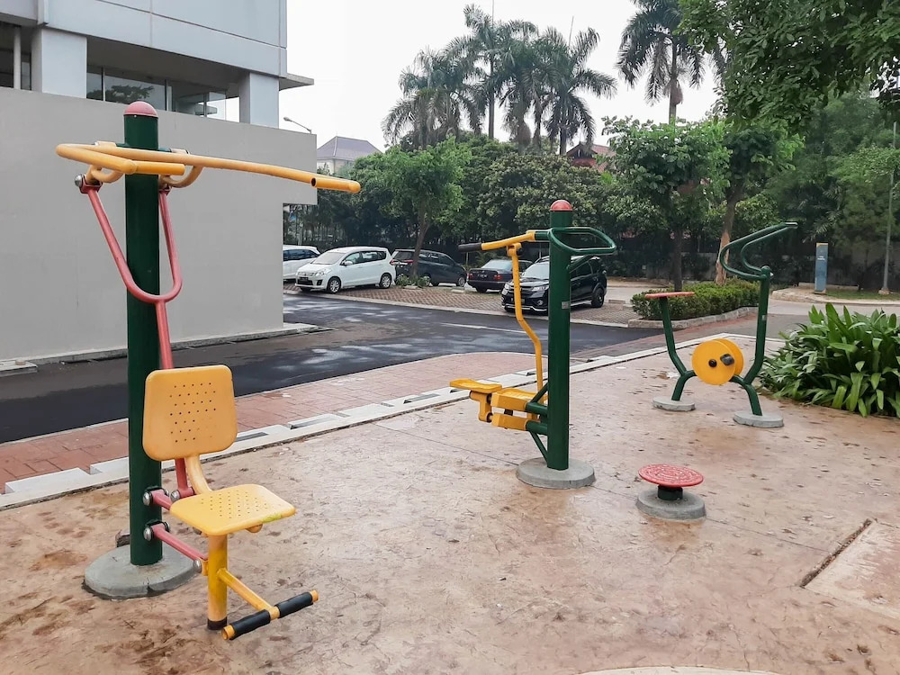 Tranquil 2BR Apartment at Bintaro Park View