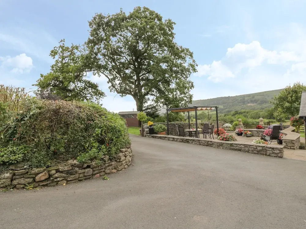 Pentre Barn
