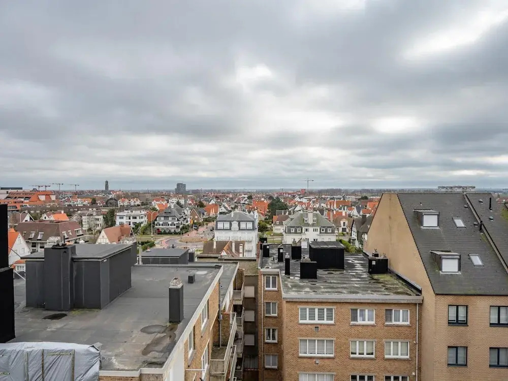 Spacious 9-guest Knokke Apt