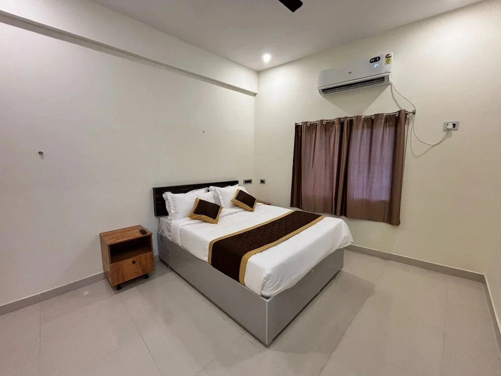 Thamira Grand Palace