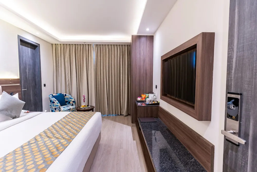 Regenta Inn Gurugram Sec-47 City Center