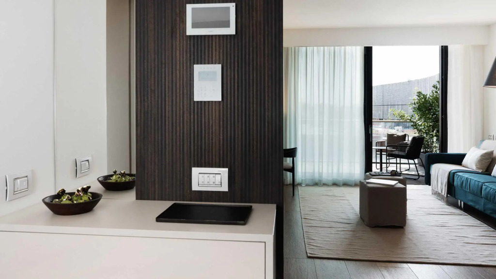 Farus Living