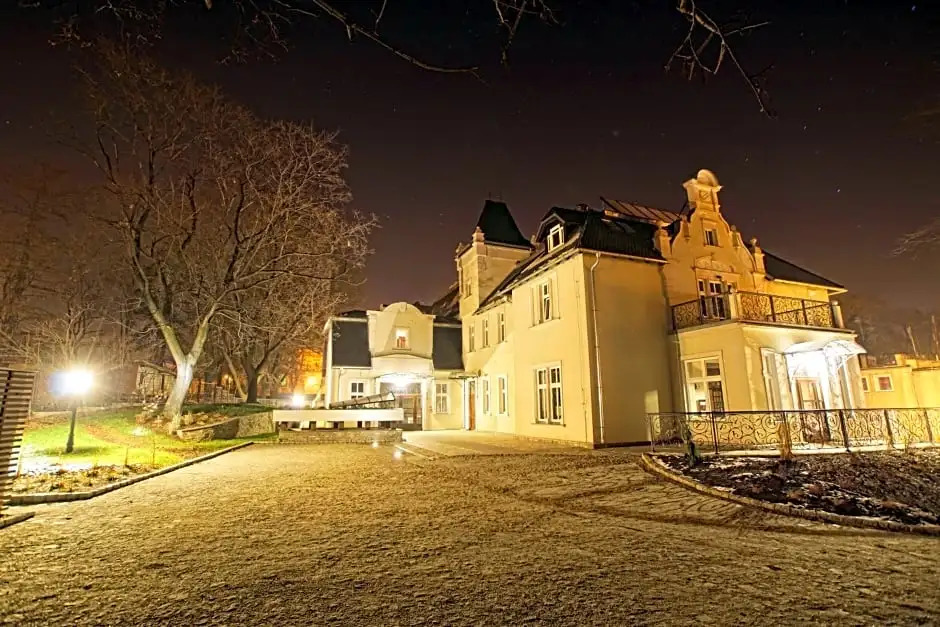 Versant Hotel & Spa