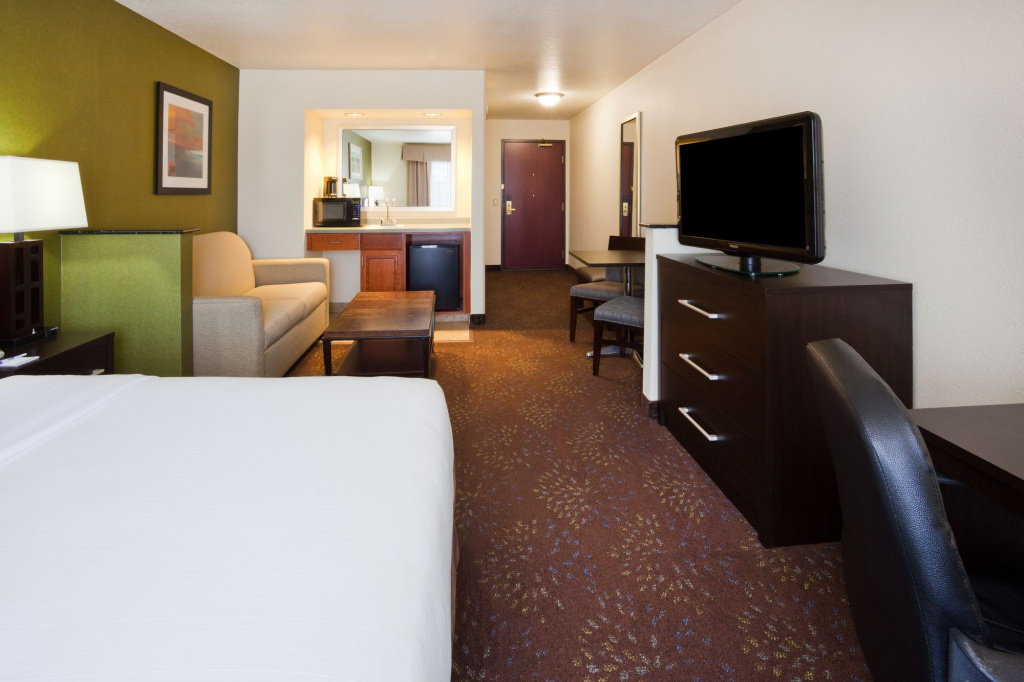 Holiday Inn Express & Suites Aberdeen by IHG
