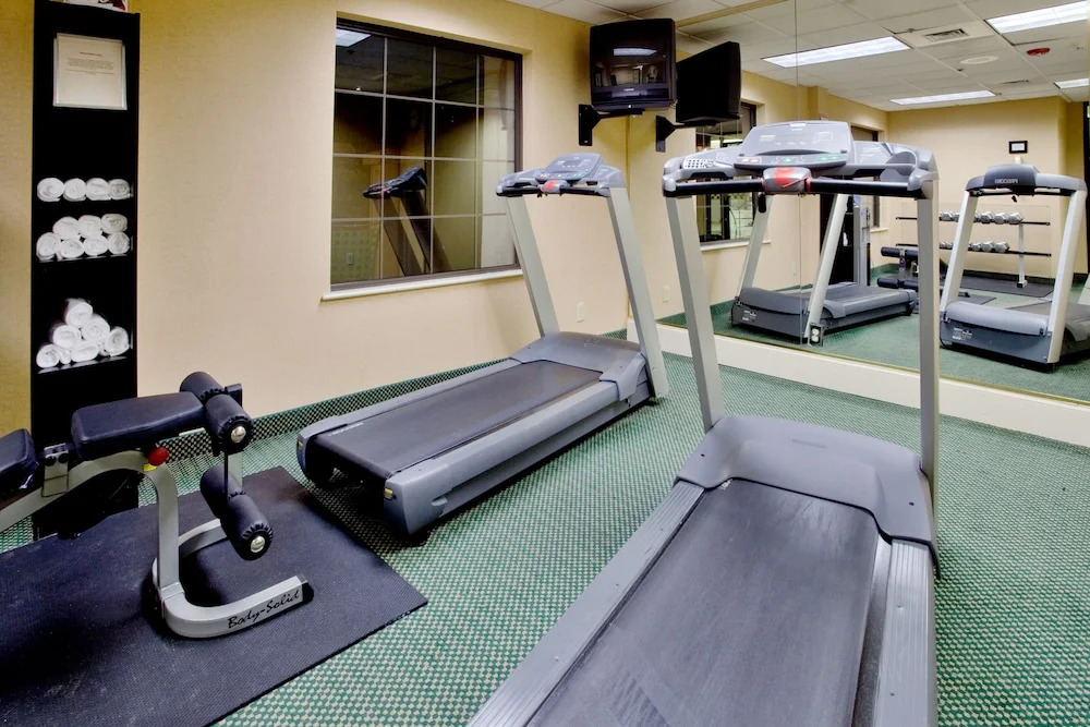 Holiday Inn Hotel & Suites Raleigh-Cary I-40 @Walnut St