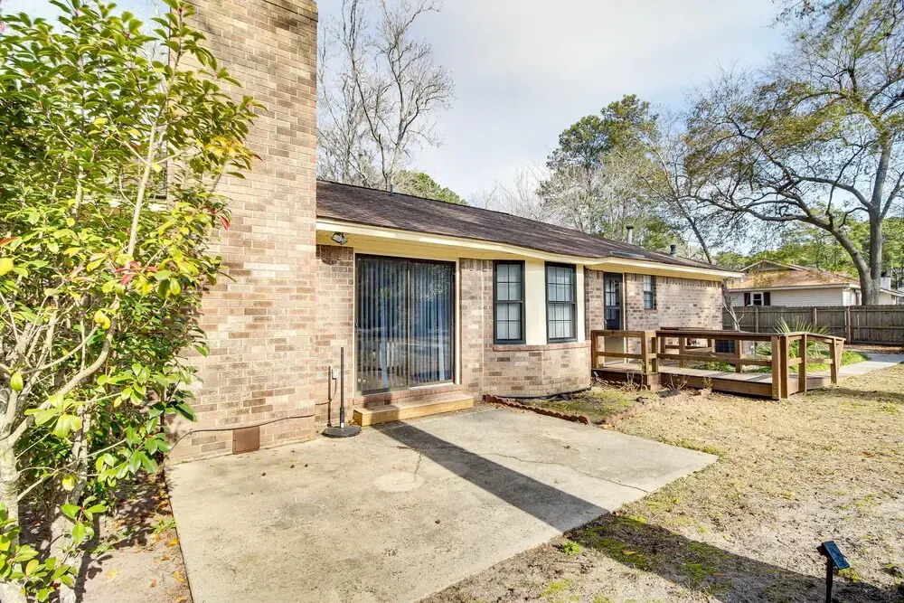 Single-story Savannah Home w/ Private Backyard!, Savannah