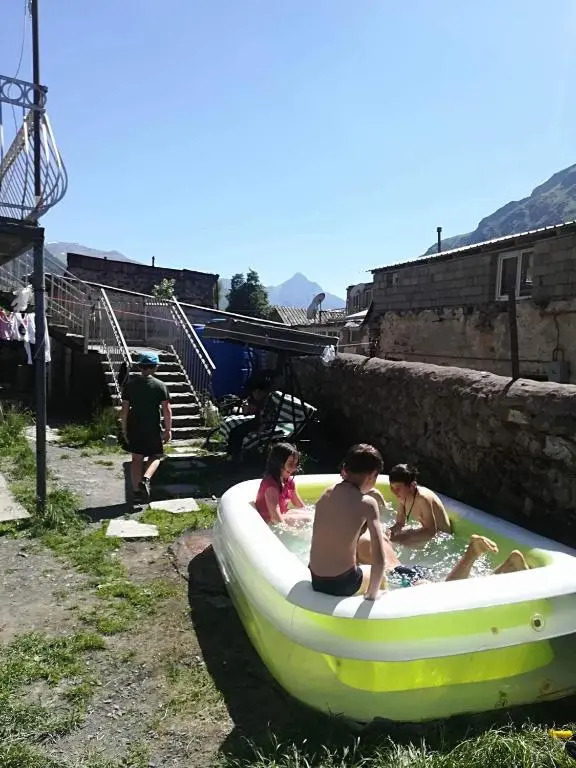 Nikoloz Guesthouse