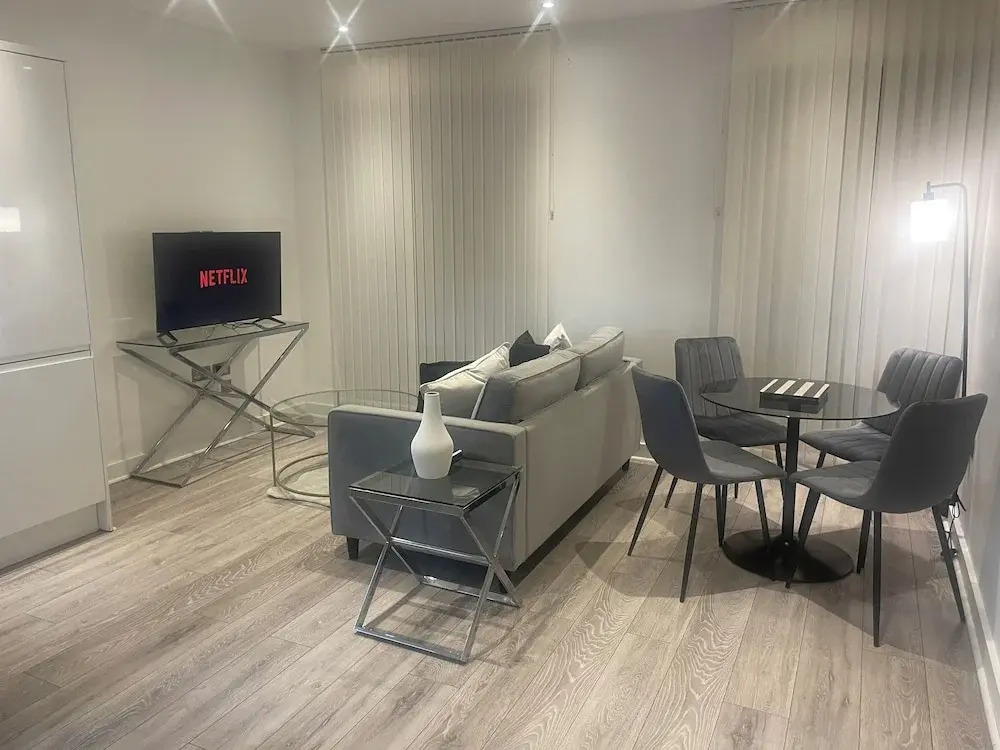 St Albans City Retreat - 2 Bed Apartment