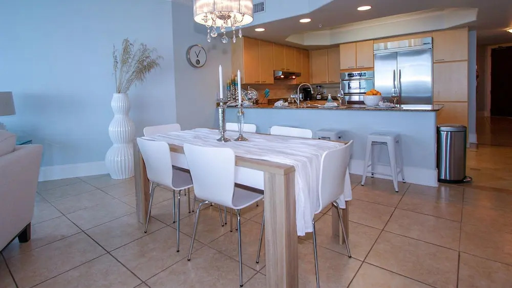 Modern Bayside Three Bedroom Condo - Unit Crb0505