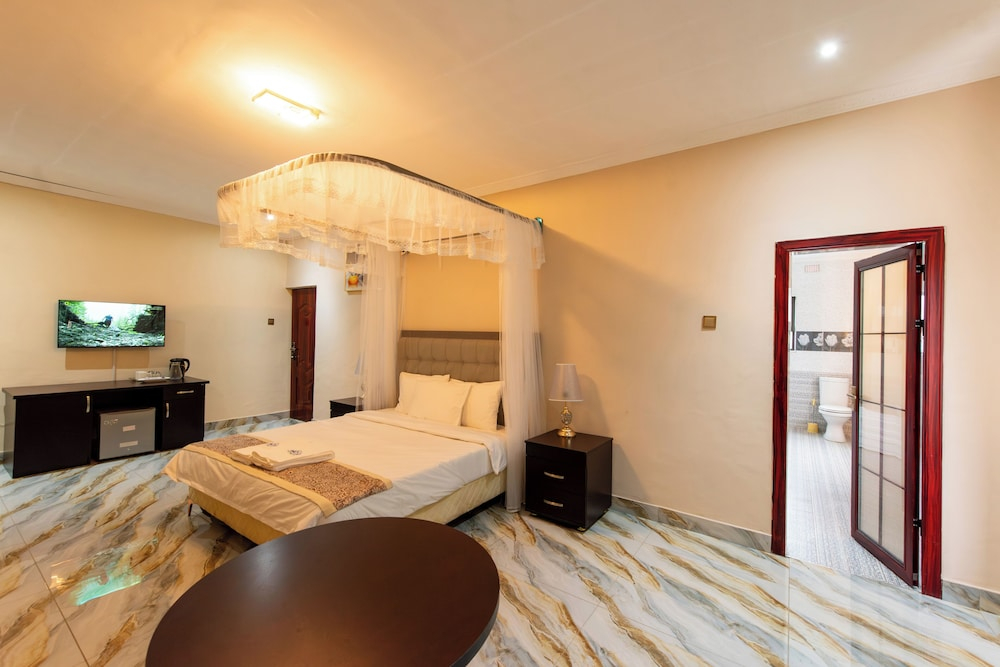 Lavish Suites