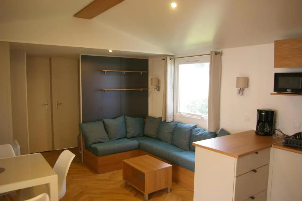 Mobile Home OuiReves 304 facing the Mediterranean