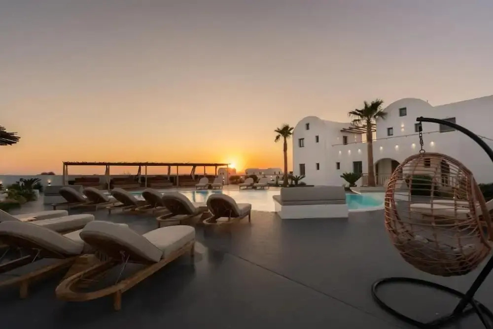 Amethyst Luxury Suites - Oia Junior Suite
