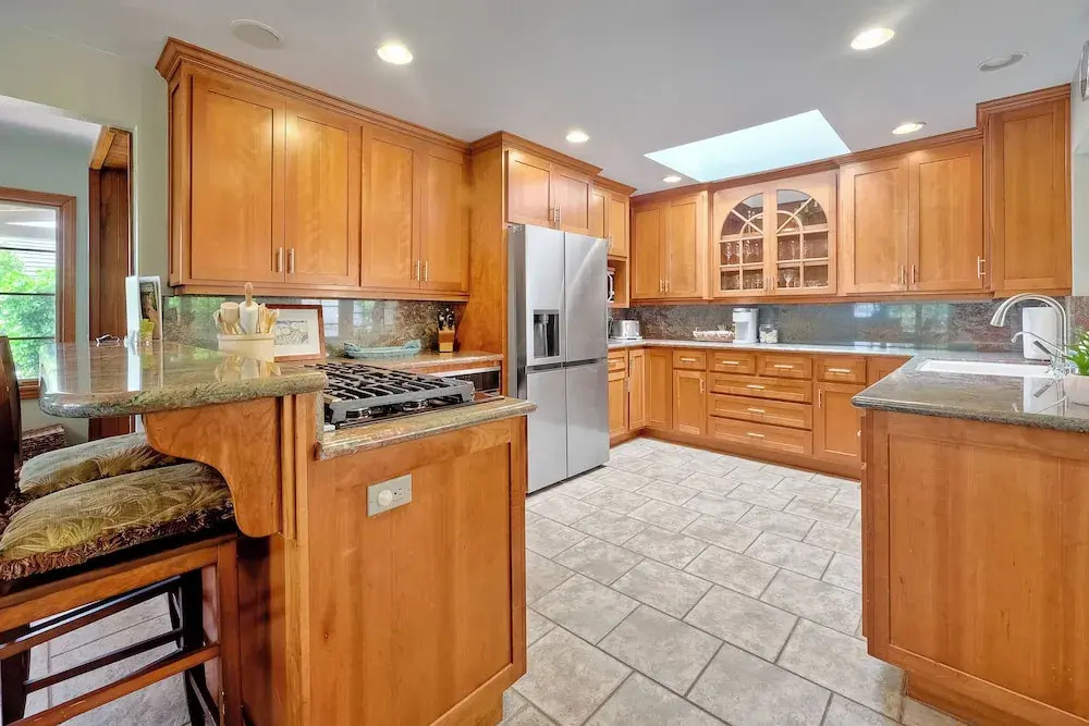 5051 Shore Drive