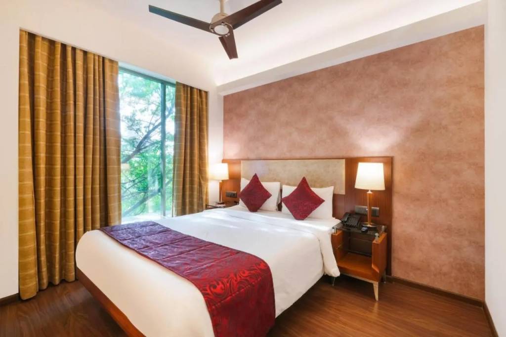 7 Apple Hotel - Viman Nagar Pune