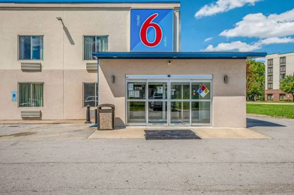Studio 6 Peoria IL