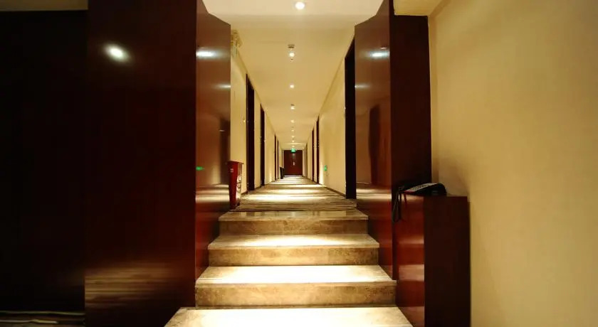 Lianchu Happiness Hotel