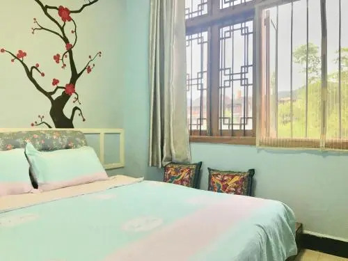 Fenghuang Relay Sunshine Hostel