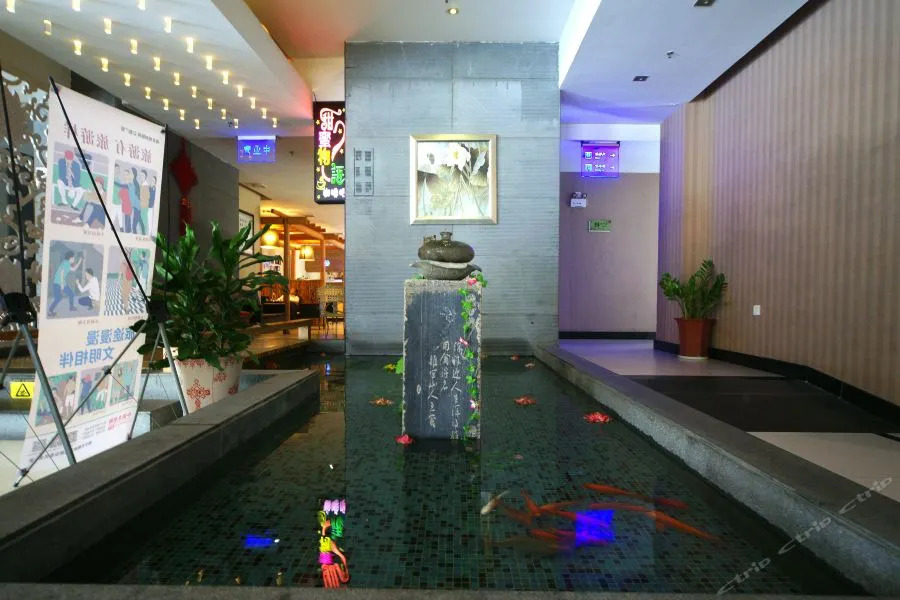 Nanning Wanjian Hotel (Jinhu Square Langxi Subway Station)