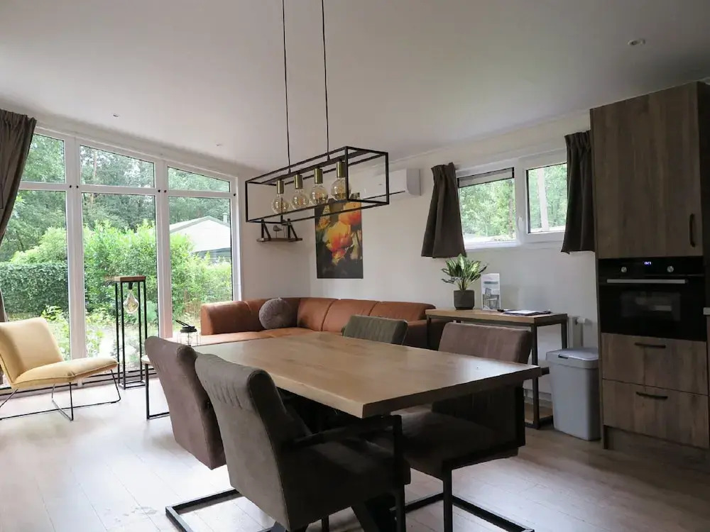 Nature-Connected Modern Stay