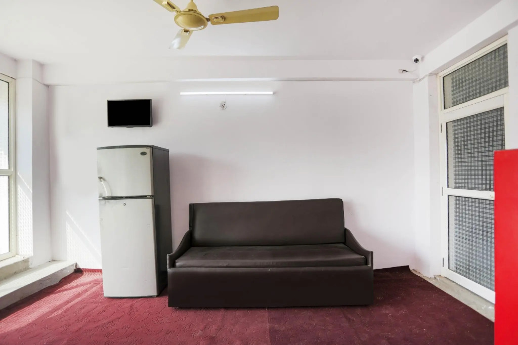 OYO 69538 Kapoor Inn