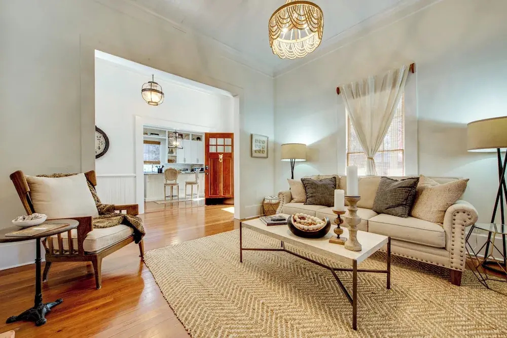 Walk to Broad St! Family Home in Historic District