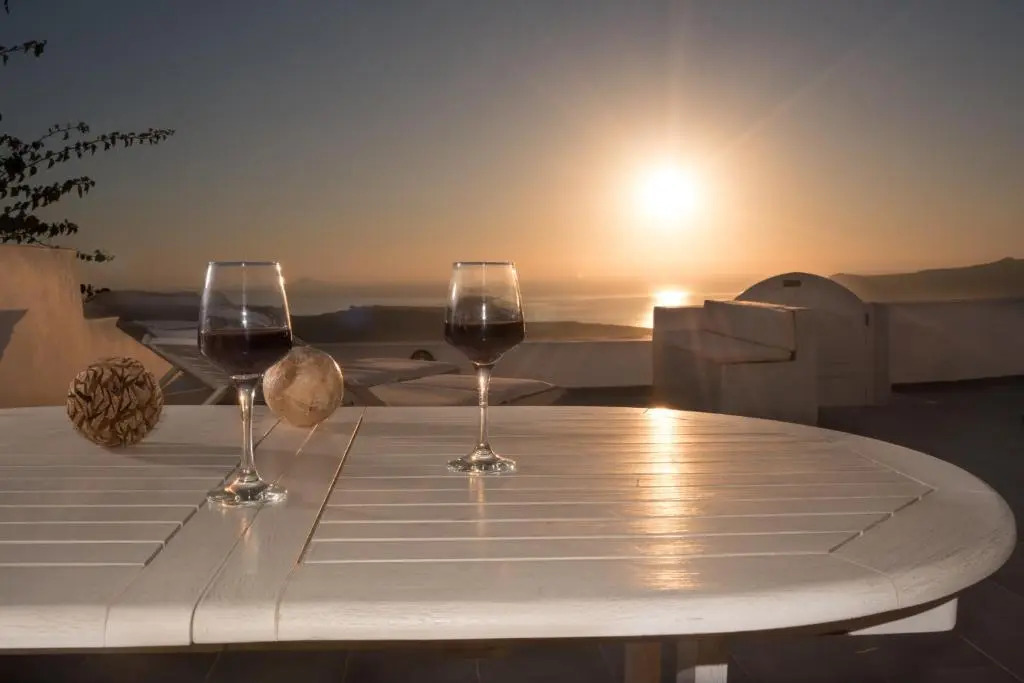 Karpimo Horizon - Caldera Sunset View - Private Hot Tub - Firostefani