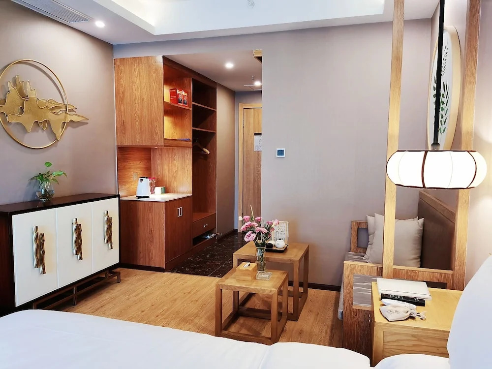 Baixin Hotel (North Station Century City)
