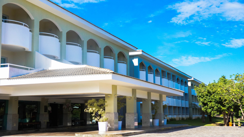 Bahia Plaza Hotel - Praia de Busca Vida - 8Km Aeroporto Salvador