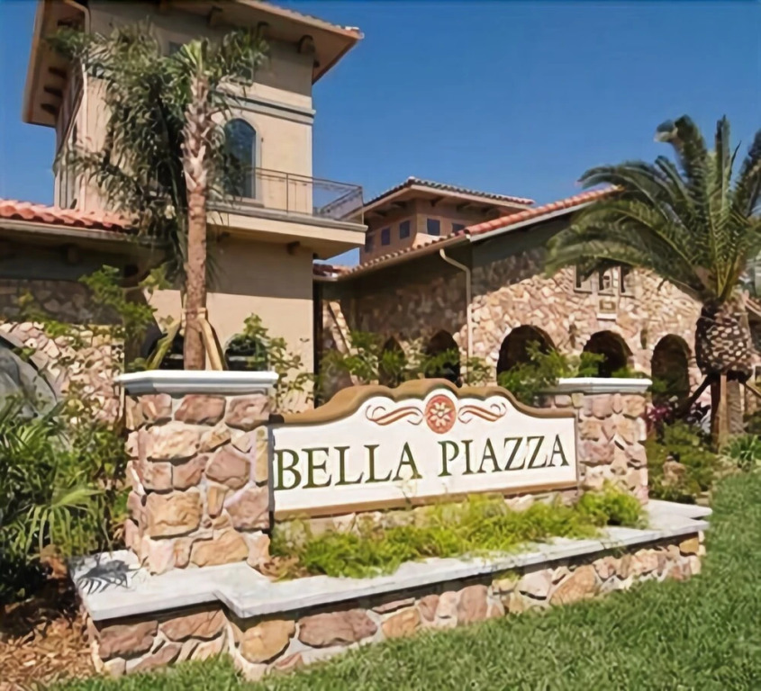 Bella Piazza - 4 Bedrooms Condo-4352BP